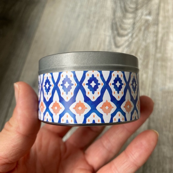 5/$10 Citrus Candle in Decorative Tin 2.5 oz - Picture 3 of 5